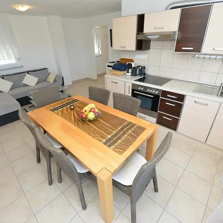 Apartment Martin Vrsi